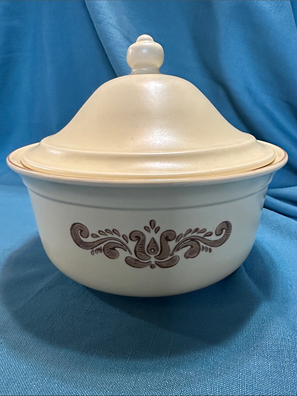 Pfaltzgraff Village Cream Ceramic Covered Casserole with Brown Scroll Design